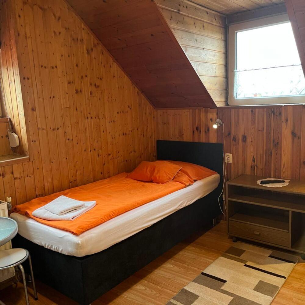 Lenzl'S Panzio Bed & Breakfast Szigetvár Dış mekan fotoğraf
