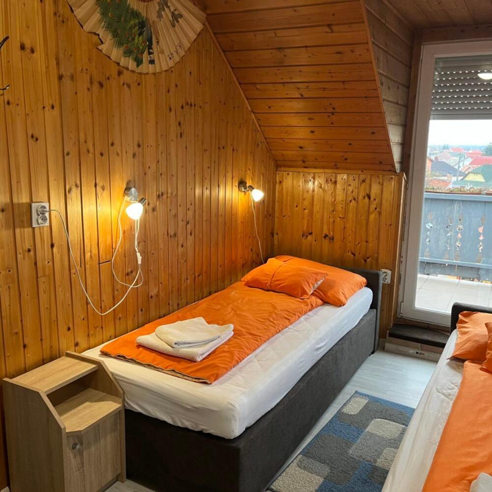 Lenzl'S Panzio Bed & Breakfast Szigetvár Dış mekan fotoğraf