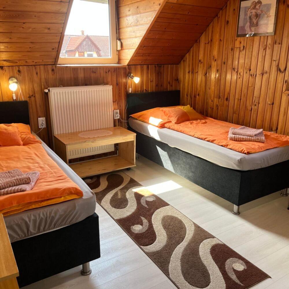 Lenzl'S Panzio Bed & Breakfast Szigetvár Dış mekan fotoğraf