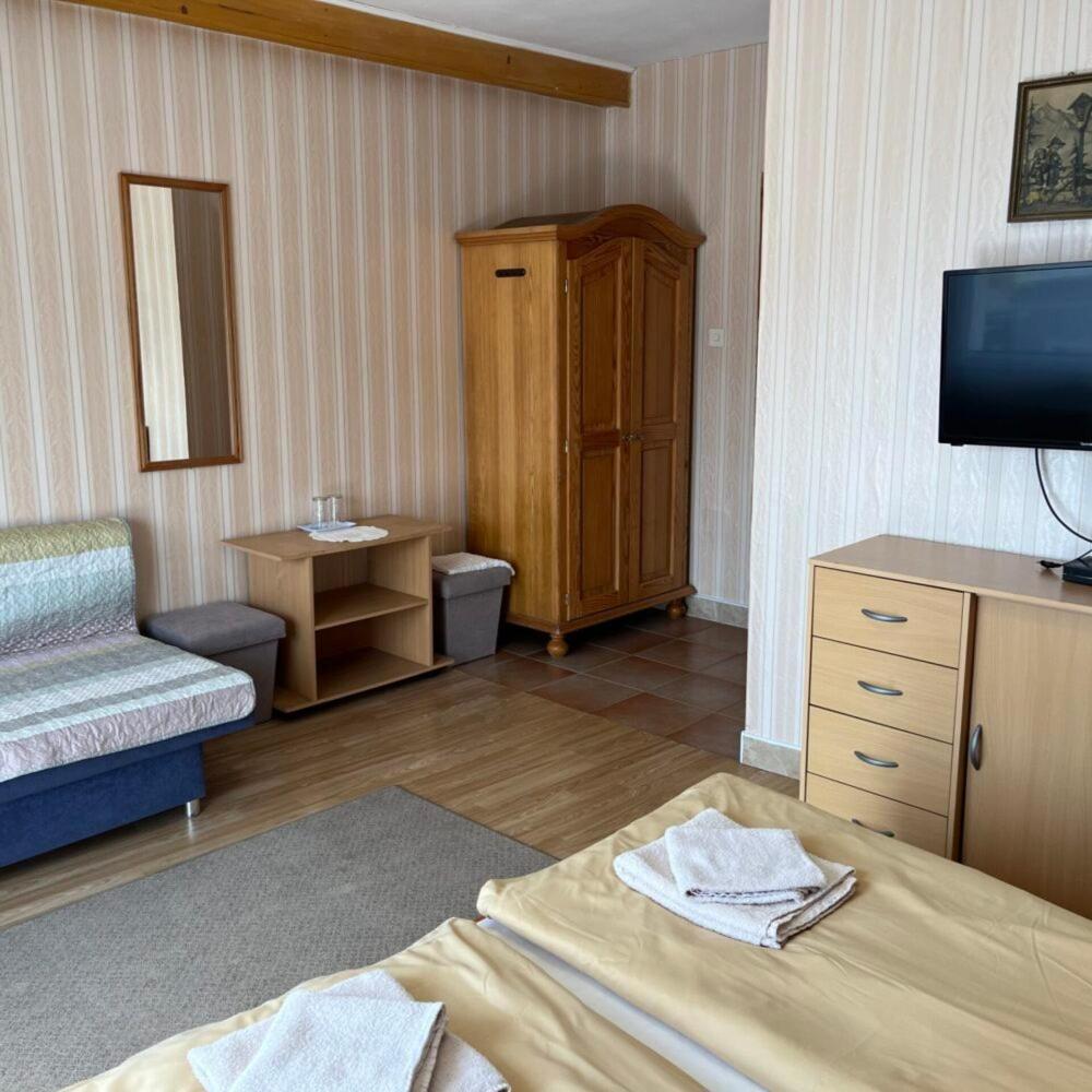 Lenzl'S Panzio Bed & Breakfast Szigetvár Dış mekan fotoğraf