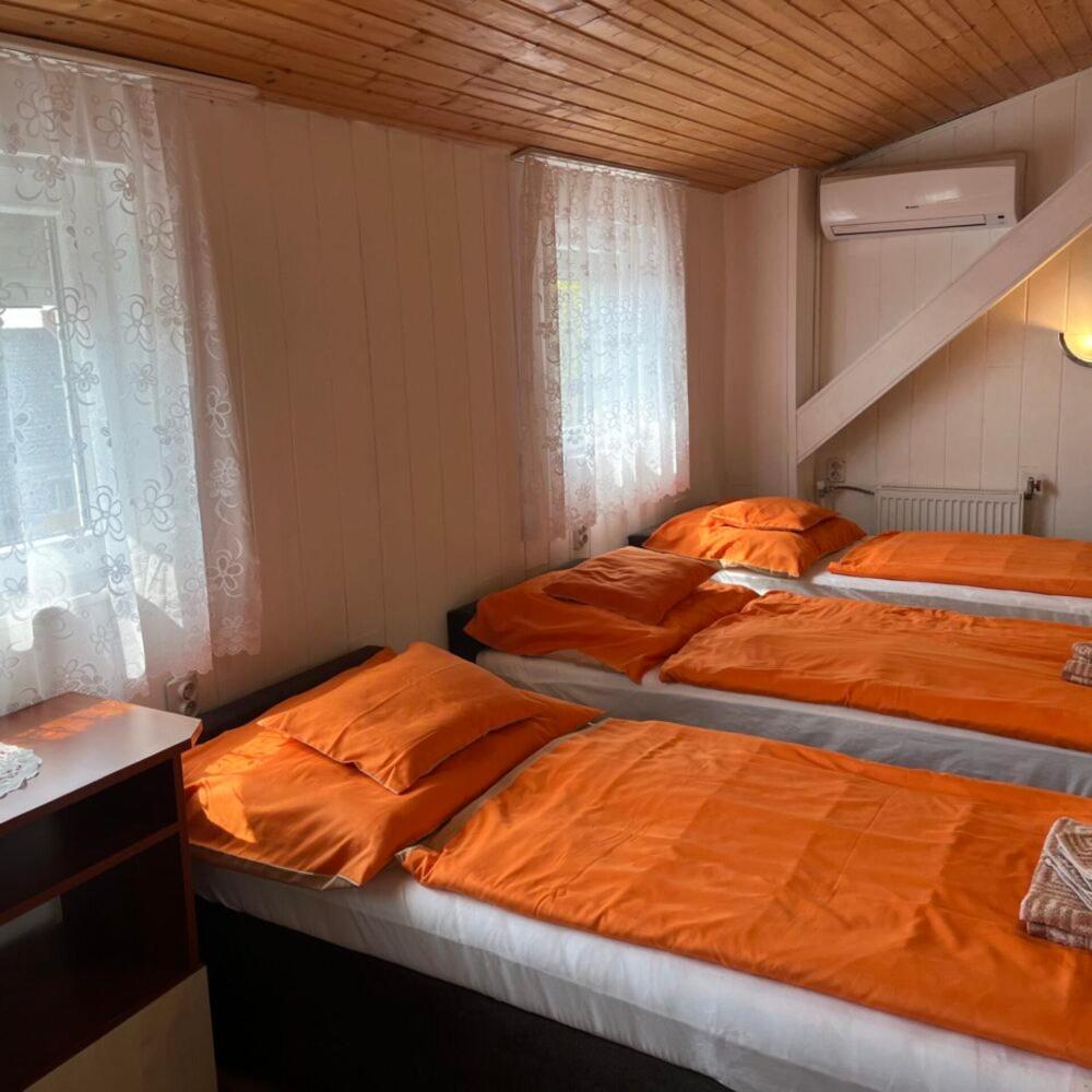 Lenzl'S Panzio Bed & Breakfast Szigetvár Dış mekan fotoğraf