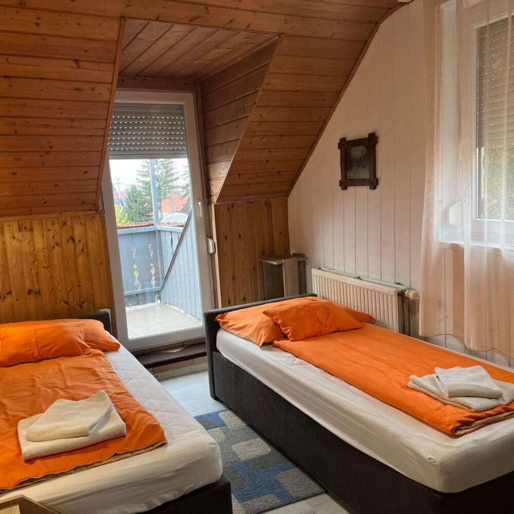 Lenzl'S Panzio Bed & Breakfast Szigetvár Dış mekan fotoğraf