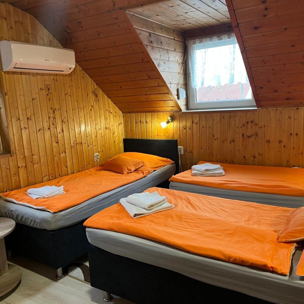 Lenzl'S Panzio Bed & Breakfast Szigetvár Dış mekan fotoğraf